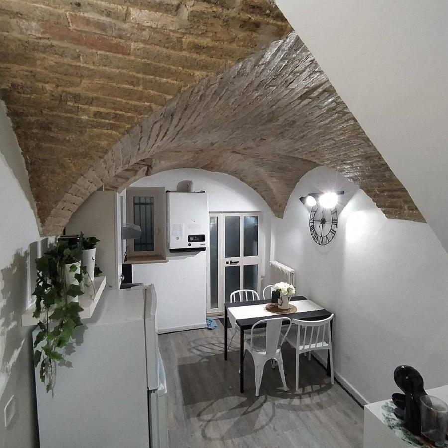 Casa In Centro Storico Vista Gran Sasso Appartement Atri Buitenkant foto