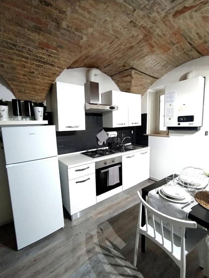 Casa In Centro Storico Vista Gran Sasso Appartement Atri Buitenkant foto