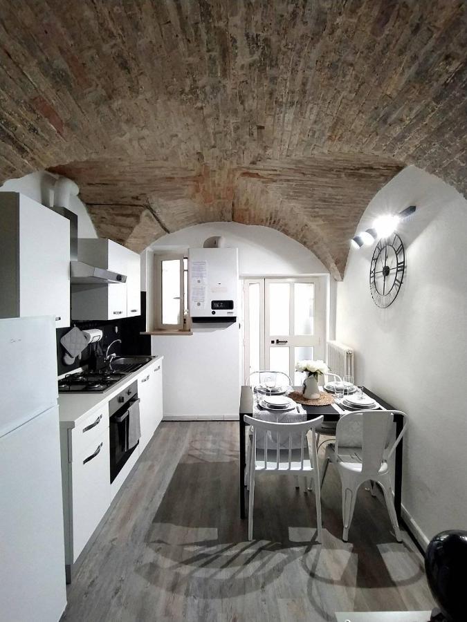 Casa In Centro Storico Vista Gran Sasso Appartement Atri Buitenkant foto
