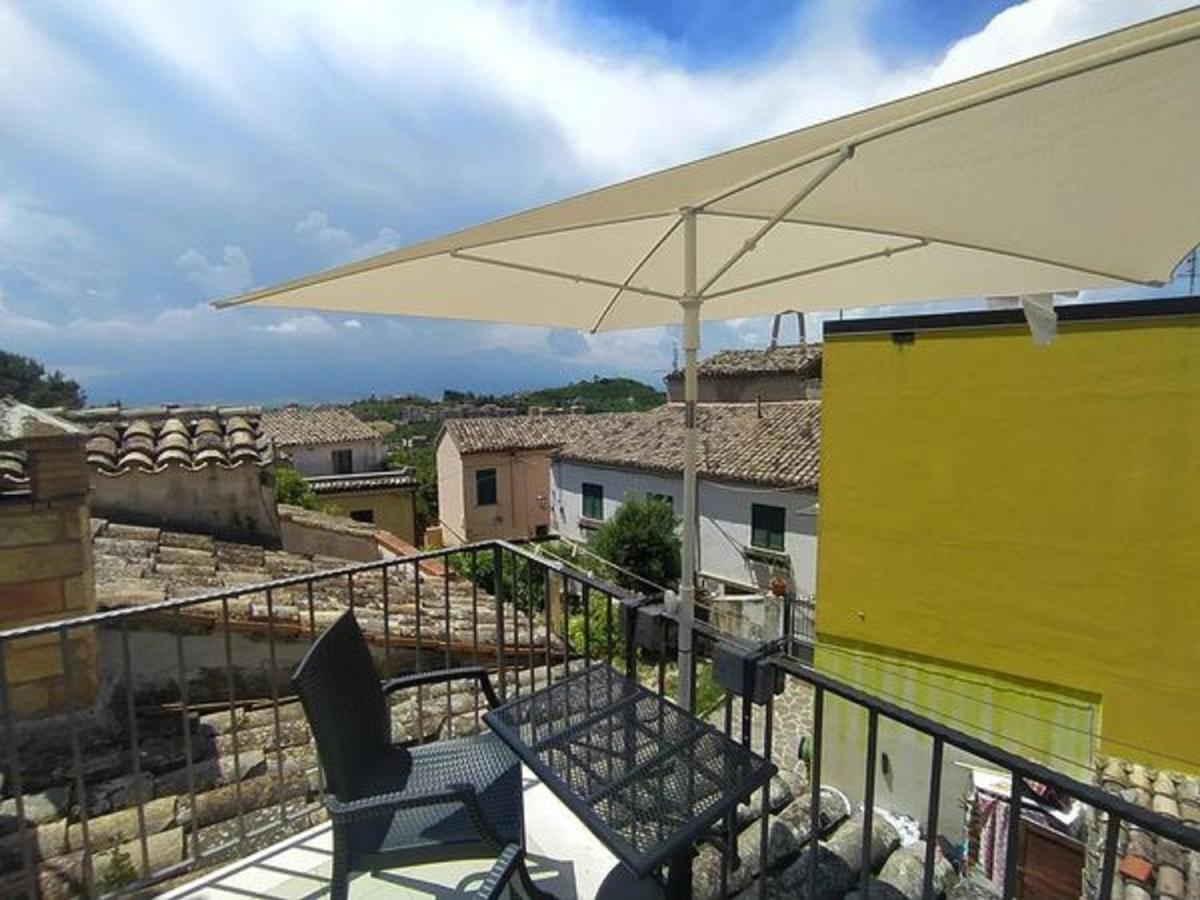 Casa In Centro Storico Vista Gran Sasso Appartement Atri Buitenkant foto